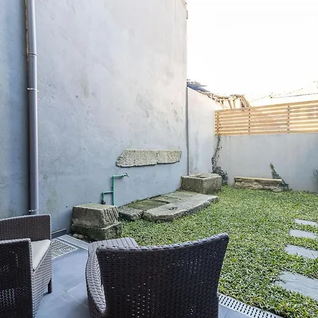 Camellia Garden פורטו